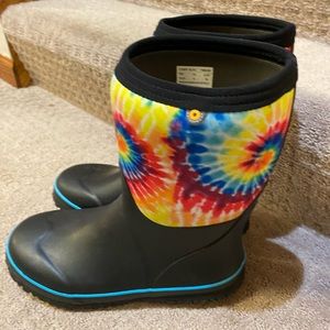 Girl Bogs snow boots